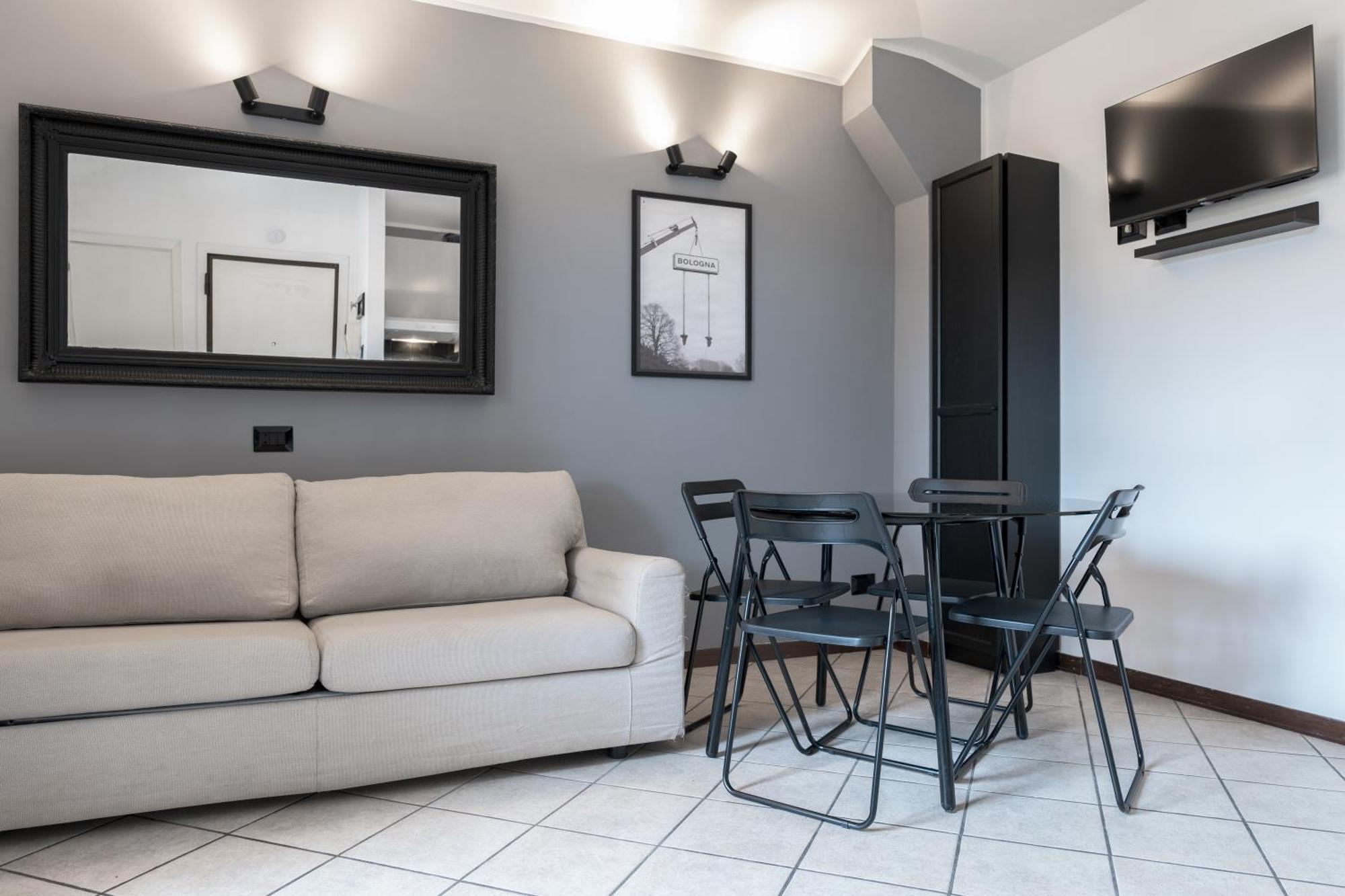 Turati Apartments - Bologna Short Rental — Photos 3